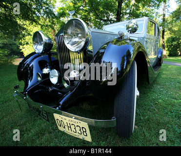 Une Rolls-Royce 1934 20/25 Salon des Sports automobile tourné en un parc comme paramètre. Banque D'Images