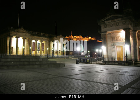 Ville d'Édimbourg, Écosse. Les Galeries nationales d'Écosse et Royal Scottish Academy bâtiments RSA sur la butte. Banque D'Images