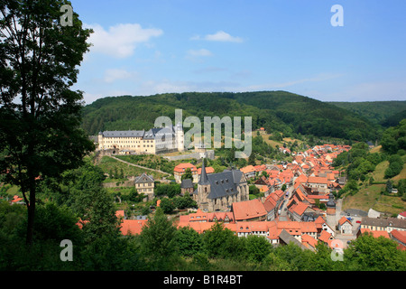 Vue panoramique sur la petite ville de Stolberg dans les montagnes du Harz en Allemagne du Nord Banque D'Images