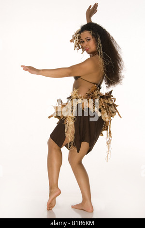 Attractive young woman in costume tahitien ethniques Banque D'Images