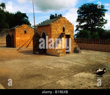 Kilcock, Co Kildare, Irlande, Arcardian Gardens, Ornee Farm Animal cabanes, l'été Banque D'Images