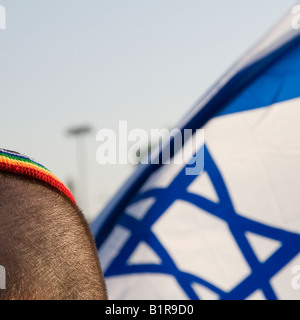 Israël Jérusalem parade Gay 26608 close up of skull cap sur crâne rasé avec drapeau israélien dans bkgd Banque D'Images