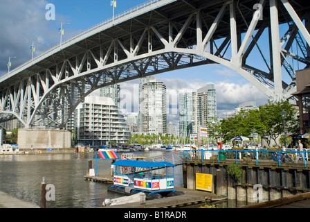 Le Pont de la rue Granville à Vancouver est un niveau moyen pont en acier avec un treillis par travée pivotante Banque D'Images