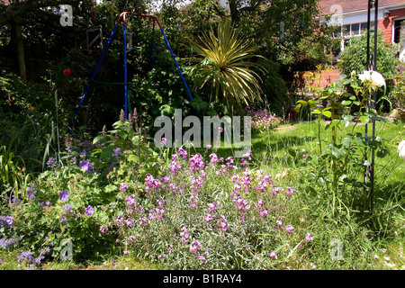 Petit jardin de banlieue Banque D'Images