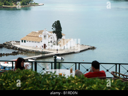 17e siècle Monastère Vlaheraina (monastère de Panagia Vlachernes) vu de collines de Kanoni, île de Corfou, Grèce Banque D'Images