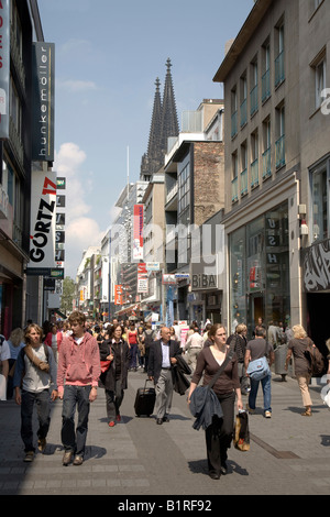 Hohe Strasse, la rue commerçante, zone piétonne, Cologne, Rhénanie du Nord-Westphalie, Allemagne, Europe Banque D'Images