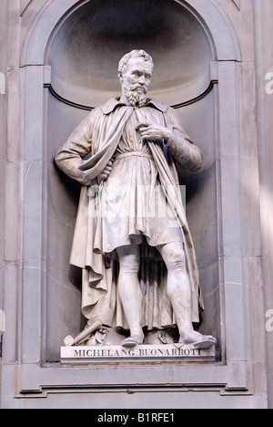 Statue de Michelangelo Buonarroti, Renaissance, à la Galerie des Offices à Florence, UNESCO World Heritage Site, Toscane, Italie, Europe Banque D'Images