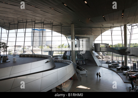 L'intérieur de BMW Welt, BMW World noyaux-Centre, Munich, Haute-Bavière, Allemagne, Europe Banque D'Images