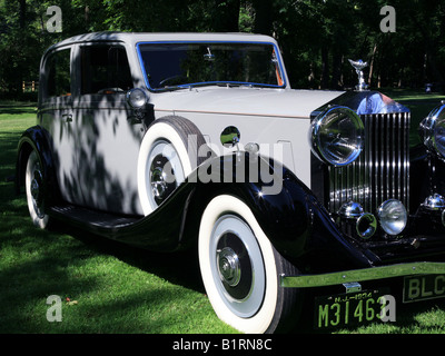 Une Rolls-Royce 1934 20/25 Salon des Sports automobile tourné en un parc comme paramètre. Banque D'Images