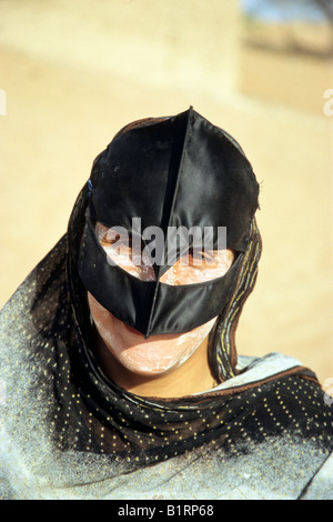 Femme portant burqa traditionnelle, Oman, l'Arabie, la péninsule arabe, l'Asie centrale, d'Asie Banque D'Images