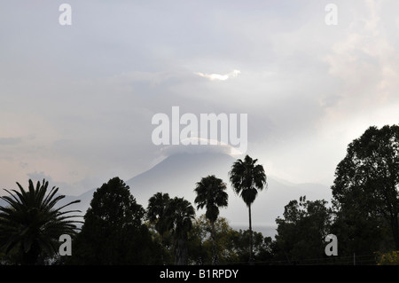 Volcan, Lac Atitlan, Guatemala, Amérique Centrale Banque D'Images