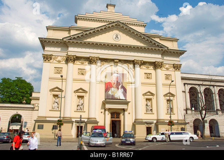 Photo du Pape Jean Paul II sur un bâtiment à Varsovie, Pologne, Europe Banque D'Images