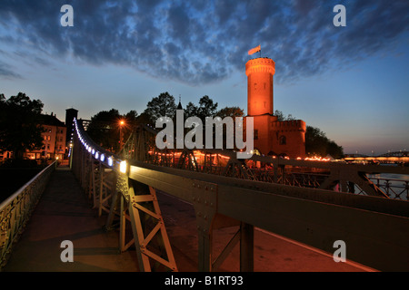 Théâtre de la tour Malakoff, Turm et swing-pont au-dessus de port Rheinauhafen, Rheinau, le plus ancien pont de la rivière du Rhin à Cologne, vue Banque D'Images