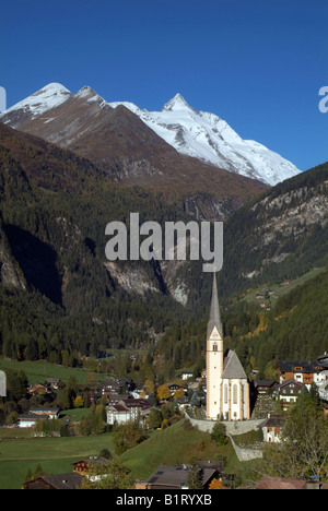 Ville de Heiligenblut en face de Mt. Le Grossglockner, Carinthie, Autriche, Europe Banque D'Images