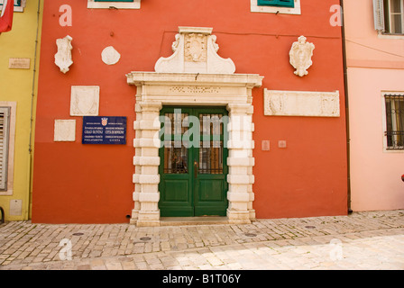 Conseil de la ville, entrée privée, Rovnij, Istrie, Croatie, Europe Banque D'Images