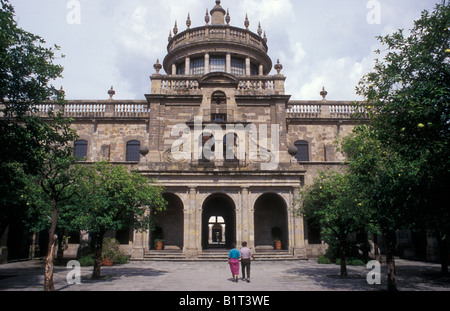 La cour intérieure de l'Instituto Cultural de Cabanas, site du patrimoine mondial de l'UNESCO à Guadalajara, Jalisco, Mexique Banque D'Images