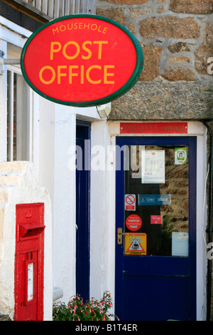 Bureau de poste Mousehole village de pêcheurs près de Newlyn à Cornwall en Angleterre Banque D'Images