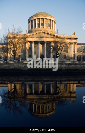 Quatre cours et la rivière Liffey, Dublin, Irlande Banque D'Images