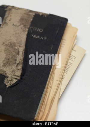 Bible Ancien Testament livre livret, petit livre saint, religieux de l'église sacrée chant imprimé verset paragraphe, de rupture, les anciens-look Banque D'Images