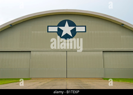 Musée national de l'armée de l'air des États-Unis Dayton Ohio // DAYTON, Ohio, États-Unis — le musée national de l'armée de l'air des États-Unis, situé à la base aérienne de Wright-Patterson près de Dayton, Ohio. Ce vaste musée abrite une vaste collection d'avions militaires, de véhicules spatiaux et d'objets d'aviation, présentant l'histoire et les progrès technologiques de l'armée de l'air des États-Unis depuis sa création jusqu'à nos jours. Banque D'Images