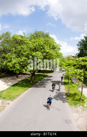 Le parc Vondel Amsterdam Pays-Bas les cyclistes Les piétons trajet relaxant Banque D'Images