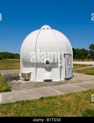 Abri de SOUFFLE PORTABLE UTILISÉ DANS LES PREMIERS ESSAIS DE LANCEMENT DE MISSILES BALISTIQUES POUR PROTÉGER LE PERSONNEL AU SOL À Cap Canaveral, Floride, USA Banque D'Images