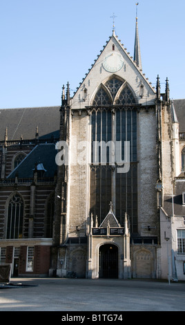 Nouvelle église Nieuwe Kerk sur Dam square à côté du palais royal amsterdam hollande Pays-Bas Banque D'Images