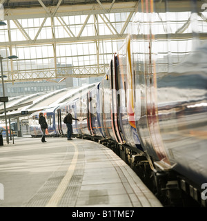 Plate-forme de train Banque D'Images