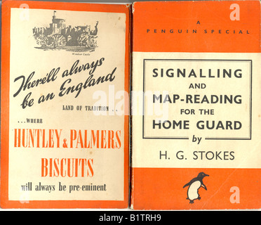 Penguin book de signalisation et d'une carte-lecture pour la Home Guard' par H G Stokes avec publicité pour des biscuits Huntley & Palmers Banque D'Images