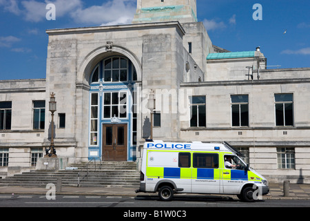 Le centre-ville de Southampton et un fourgon de police Civic Centre Southampton Hampshire Angleterre Banque D'Images