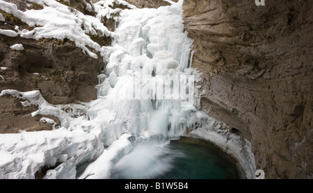 Canada Alberta Banff National Park Promenade des Glaciers Johnston Canyon lower falls Banque D'Images