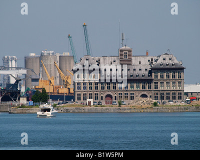 L'autorité portuaire d'Anvers en bâtiment de style renaissance néo au nord de la station d'Anvers Flandre Belgique Kattendijkdok Banque D'Images