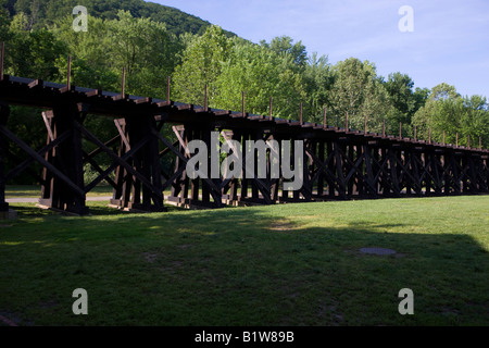 La vieille Winchester et Potomac Railroad trestle, Harpers Ferry National Historical Park, Harpers Ferry, West Virginia. Banque D'Images