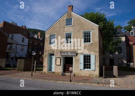 La salle blanche Tavern, situé sur la rue Potomac, Harpers Ferry National Historical Park, Harpers Ferry, West Virginia. Banque D'Images