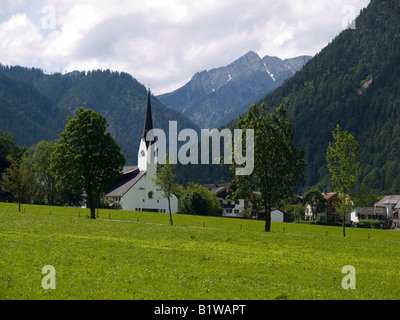 L'église paroissiale de Pertisau conçu par l'architecte autrichien Clemens Holzmeister célèbre Banque D'Images