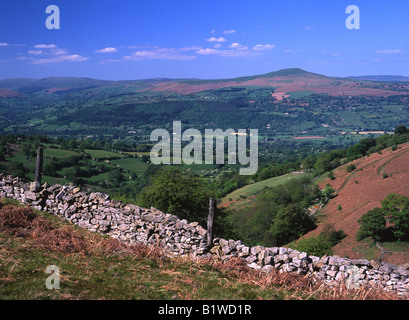 Le Pain de sucre et de l'Usk Valley de Blorenge Parc national de Brecon Beacons Monmouthshire South Wales UK Banque D'Images