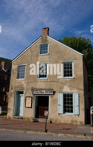 La salle blanche Tavern, situé sur la rue Potomac, Harpers Ferry National Historical Park, Harpers Ferry, West Virginia. Banque D'Images