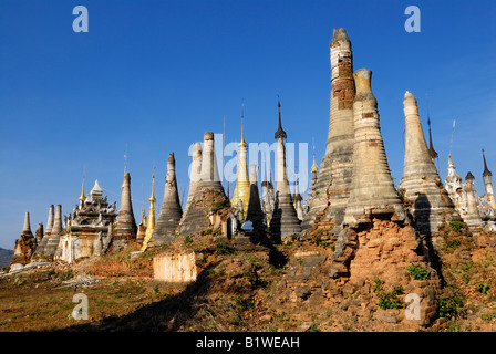 Indein ruines de Shwe Inn Thein stupas, lac Inle, MYANMAR BIRMANIE BIRMANIE, ASIE Banque D'Images