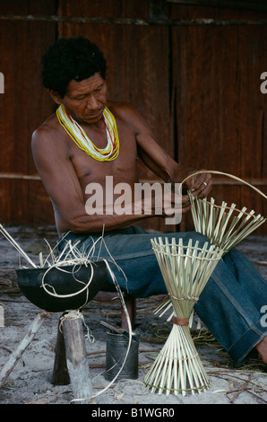 La COLOMBIE au nord-ouest d'Autochtones Tukano Amazon Banque D'Images