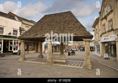 La Place du marché de Chippenham beurre qui a été déplacé en 1996 de Castle Combe Manor situé dans la zone commerçante. Banque D'Images