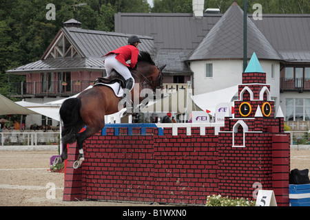 Saut de cheval concours hippique clôture à Moscou, Russie Banque D'Images