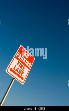 Aucun stationnement Fire Lane Sign Banque D'Images