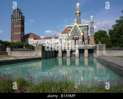 Chapelle russe et 'Hochzeitsturm' à Mathildenhoehe, Darmstadt Banque D'Images