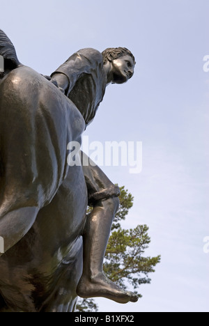 Statue de garçon sur cheval à Andrew Jackson State Park Lancaster en Caroline du Sud USA Banque D'Images