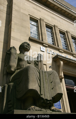 Ville de Huddersfield, Angleterre. L'art déco entrée et façade du Huddersfield Art Gallery et de la bibliothèque. Banque D'Images