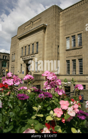 Ville de Huddersfield, Angleterre. L'art déco entrée et façade du Huddersfield Art Gallery et de la bibliothèque. Banque D'Images