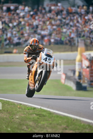 Neil Hodgson équitation une Ducati au World Superbikes European round à Brands Hatch, 6 août 2000 Banque D'Images