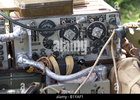 WW2 re-enactment avec 'American' soldats et véhicules quelque part dans le sud de l'Angleterre juste avant le D-Day. Banque D'Images