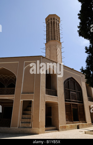 Windcatcher de Dowlat abad jardin à Yazd Iran Banque D'Images