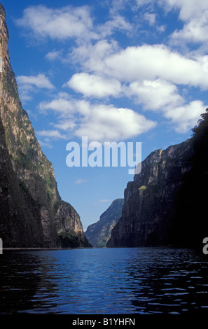 Canyon du Sumidero près de la ville de Tuxtla Gutierrez, Chiapas, Mexique Banque D'Images